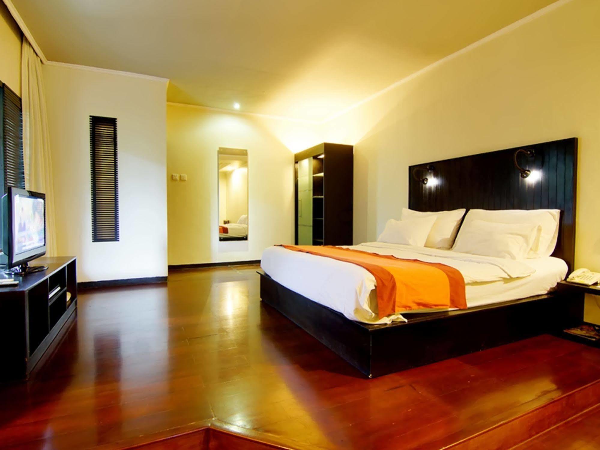 The Yani Hotel Bali Pesanggaran Екстериор снимка